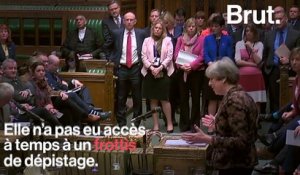 "Je sais que ce n'est pas très agréable à faire, mais c'est tellement important" : la Première ministre britannique fait campagne pour le frottis