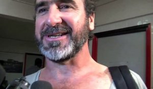 Éric Cantona a rechaussé les crampons le temps d'une mi-temps "rugby"