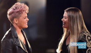 AMAs 2017: P!nk & Kelly Clarkson Perform R.E.M.'s 'Everybody Hurts' | Billboard News