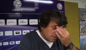L'entraineur du FC Istres José Pasqualétti est en colère. (Vidéo)