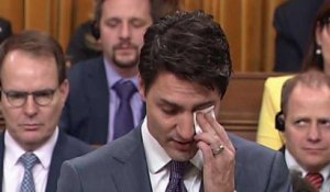 En larmes, Justin Trudeau s'excuse pour des années de répression des communautés LGBTQ au Canada