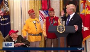 Devant des Améridiens, Trump fait une blague sur Pocahontas