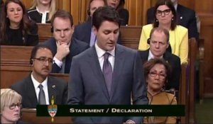 En larmes, Trudeau s'excuse auprès des homosexuels victimes de discriminations