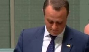 Un Parlementaire australien demande la main de son compagnon au Parlement
