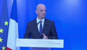 Jean-Michel Blanquer annonce une dictée quotidienne à l'école primaire