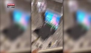 Un Père Noël lance 1000 dollars dans un centre commercial et provoque une émeute (Vidéo)