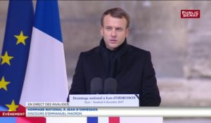 Macron rend hommage à Jean d'Ormesson : « Ses lecteurs voyaient en lui un antidote à la grisaille des jours »
