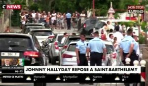 Johnny Hallyday inhumé à Saint-Barthélemy : Laeticia en larmes lors de la cérémonie (Vidéo)