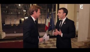 Emmanuel Macron évoque les SMS tardifs qu'il envoie à ses collaborateurs