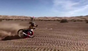 Ce motard se prend la gamelle de sa vie en motocross... Douloureux