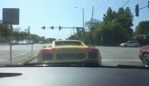 Quand tu t'achetes une Lamborghini alors que tu ne sais pas conduire... FAIL