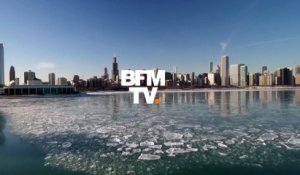 Un drone filme le lac Michigan gelé aux abords de Chicago
