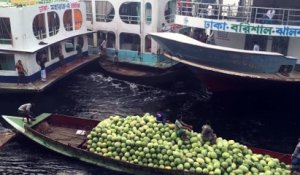 Voilà comment ils gèrent les bateaux dans les ports du Bangladesh