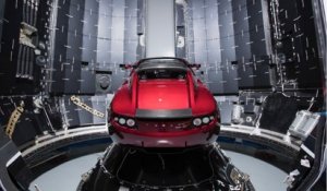 Elon Musk envoie sa voiture dans l'espace