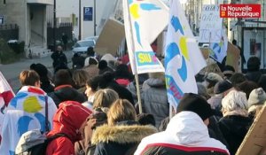 Mobilisation à Châteauroux contre la suppression de classes d'école