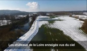 Les châteaux de la Loire enneigés vus du ciel