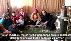 Fuyant les combats, des Syriens s'entassent dans des maisons