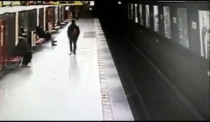 Un héros sauve un bébé de deux ans tombé sur les rails