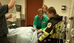 Une infirmière fois arriver son copain sur un brancard suite à un « grave accident »