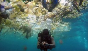 La vidéo terrifiante de l'océan totalement pollué par le plastique