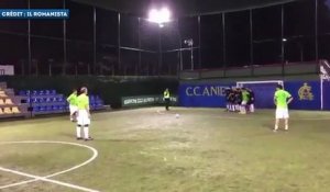Le coup franc panenka de Totti en futsal