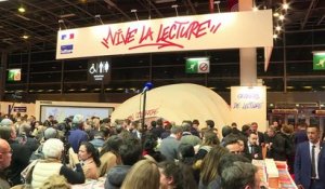 Macron inaugure l'édition 2018 du Salon du livre