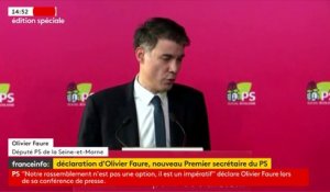 "Quand le Parti socialiste disparaît, c'est toute la gauche qui disparaît. Lui seul peut faire la jonction entre les revendications du centre-gauche et de la gauche de la gauche", explique Olivier Faure, élu premier secrétaire du PS.