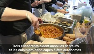 Paris: chez "Joyeux", le café est servi par des handicapés