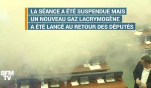 Du gaz lacrymogène jeté au parlement du Kosovo