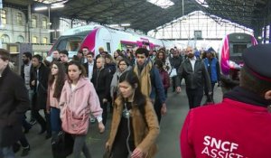 Grève SNCF: paroles d'usagers gare Saint-Lazare