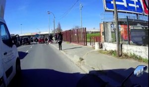 Road Rage : Un motard gère la situation (France)