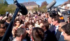 Emmanuel Macron est arrivé à Saint-Dié, au deuxième jour de sa visite dans le département des Vosges