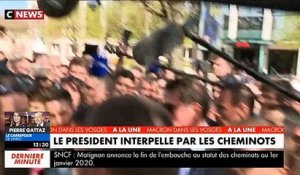 En direct devant les caméras, Emmanuel Macron se fait interpeller par des cheminots à Saint-Dié-des-Vosges - VIDEO