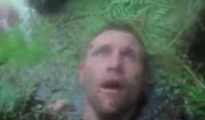 Les policiers trouvent un homme en fuite immergé dans un marais