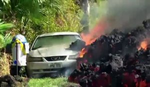 Hawaï : cette impressionnante éruption du volcan Kilauea engloutit et réduit en cendres des habitations