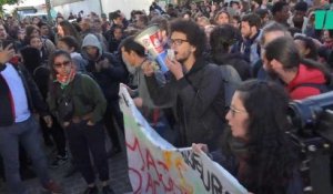 Les images des étudiants, cheminots et postiers qui bloquent l’accès aux examens à Arcueil