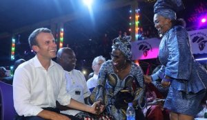 Emmanuel Macron en boîte de nuit au Nigeria