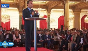 Emmanuel Macron ferme la porte à tout "plan banlieues"