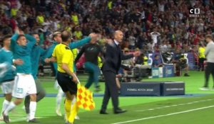La réaction de Zinédine Zidane après l'incroyable but de Bale