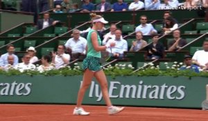 Roland-Garros : Riske écrase Simona Halep dans le premier set !