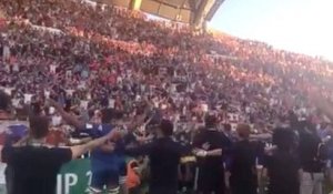 Le clapping des bleuets après leur victoire face aux anglais