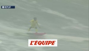 Justine Dupont surfe une des plus grosses vagues du jour à Nazaré - Adrénaline - Surf