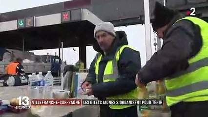 Gilets Jaunes à Villefranche Sur Saône Les Manifestants Perpétuent Le Mouvement