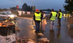 Quatrième lendemain de blocage filtrant au rond-point de la Lande Blanche