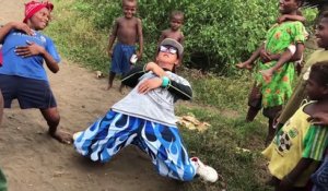 Démo de Danse Hip Hop dans un village en Afrique !