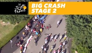 Grosse chute ! / Big crash! - Étape 2 / Stage 2 - Tour de France 2018