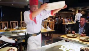Ce chef japonais est dingue - restaurant Benihana à Londres !
