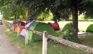 A LA UNE / Saint-Pierre-des-Corps : un campement de mineurs isolés - 27/07/2018