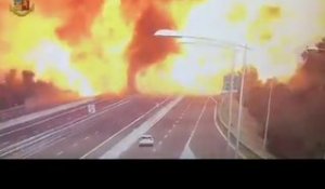 Bologne - Un camion citerne prend feu après une collision sur l'autoroute