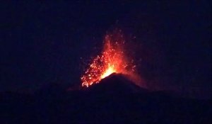 Sicile  : Le volcan L'Etna s'est reveillé